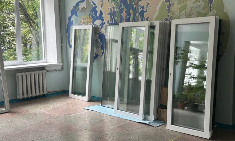 У Дніпрі відновлюють амбулаторію після ворожого обстрілу