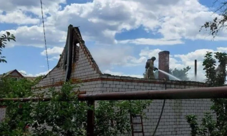 Ворожа атака на Дніпропетровщину: є поранені, серед них дитина