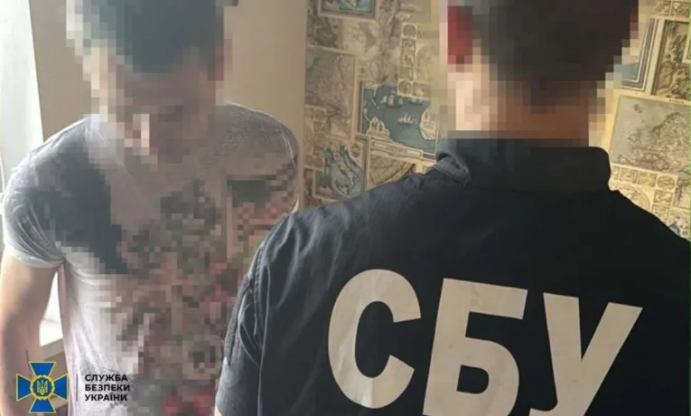Викрито агітаторів