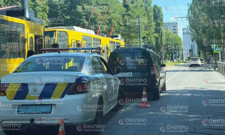 ДТП на Соборній площі: у Дніпрі авто збило пішохода