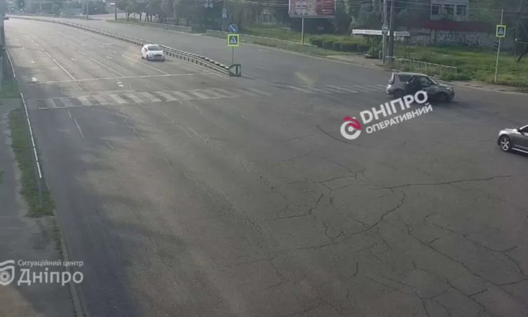 ДТП у Дніпрі: мотоцикліст врізався в авто на Набережній
