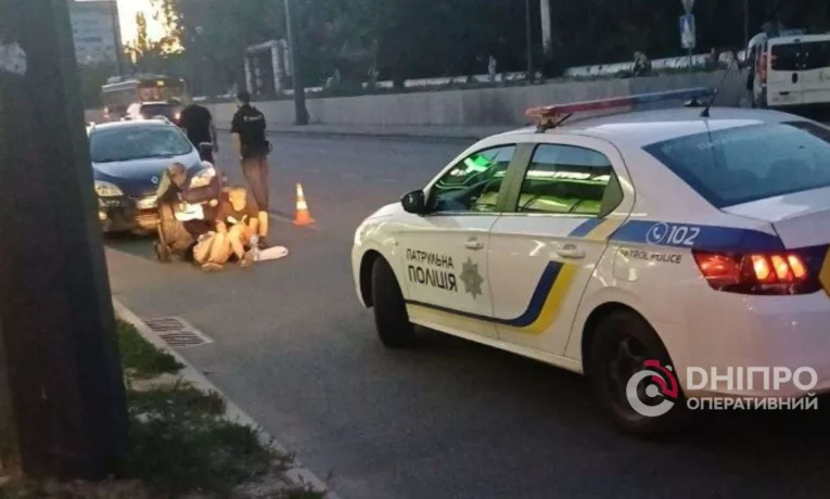 ДТП у Дніпрі: на Калиновій авто збило двох пішоходів