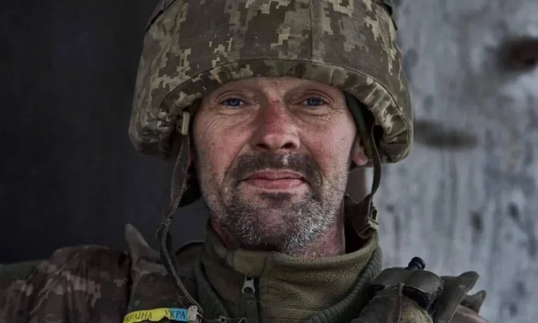 На Дніпропетровщині попрощалися із загиблим воїном
