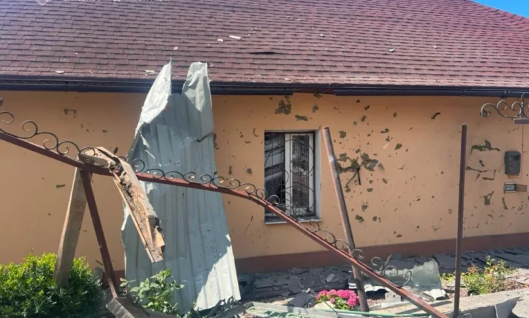 Наслідки ворожих атак на Дніпропетровщину: п’ятеро поранених