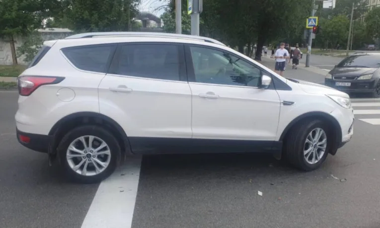 У Дніпрі розшукують мотоцикліста, що втік після ДТП