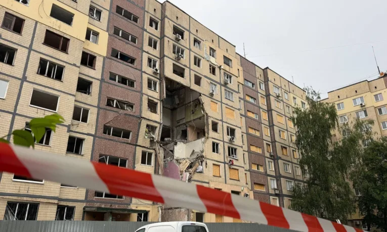 У Дніпрі стався обвал у пошкодженій «шахедом» багатоповерхівці