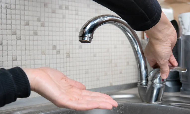 У Дніпрі відключатимуть воду боржникам: деталі рейду