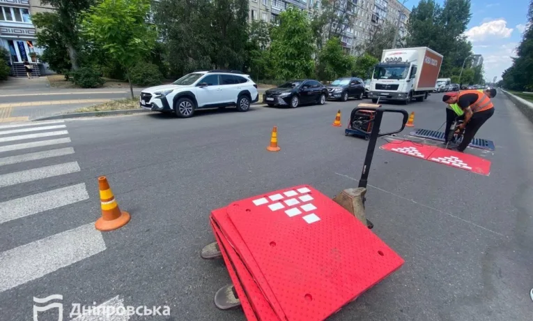 У Дніпрі встановлять 41 «берлінську подушку» для безпеки