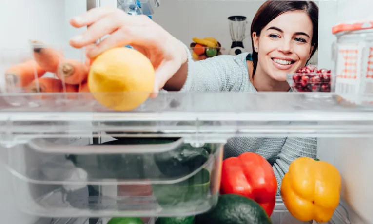 Які продукти не варто зберігати в холодильнику