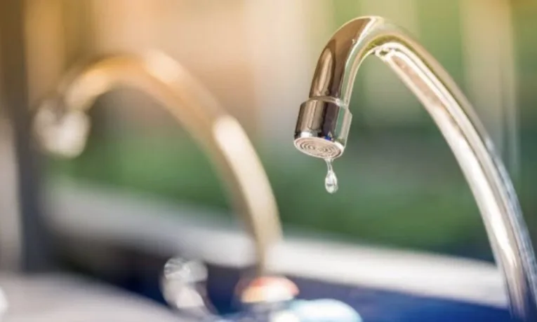 Борги за воду у Дніпрі: кому відключать послуги