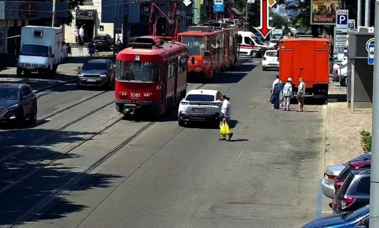 ДТП у центрі Дніпра: рух паралізовано на Писаржевського