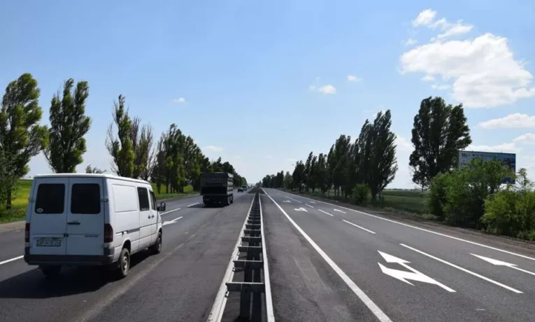 На Дніпропетровщині обмежили рух фур через спеку