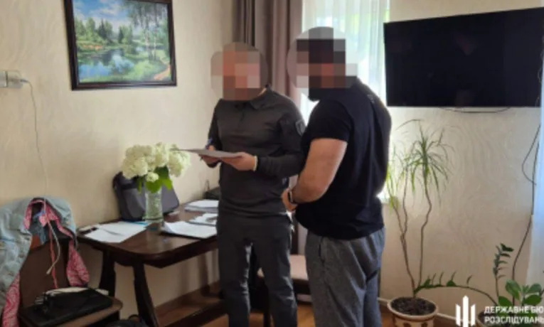На Дніпропетровщині затримали корумпованого поліцейського