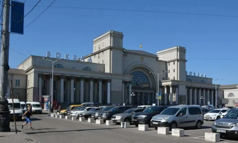 На Вокзальній площі у Дніпрі обмежать рух через ремонт