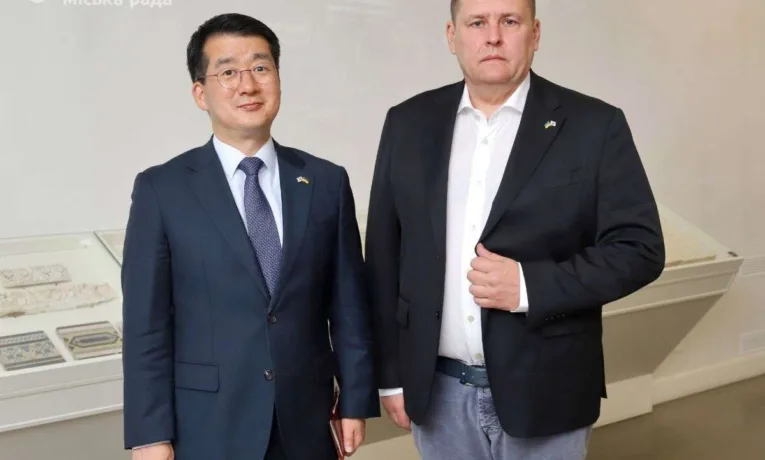 Посол Південної Кореї відвідав Дніпро: деталі зустрічі