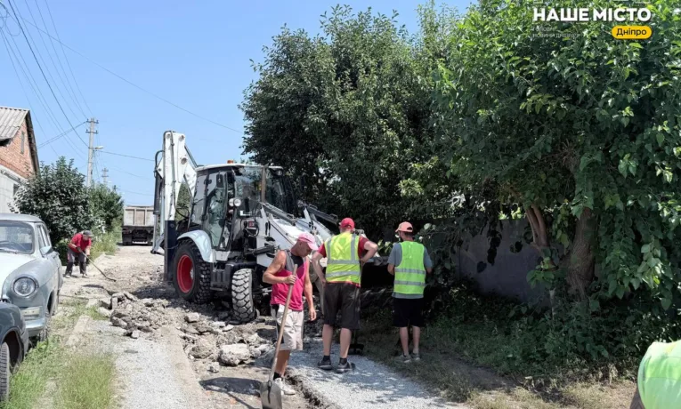 Ремонт доріг у Дніпрі: оновлення покриття на ж/м Мирний