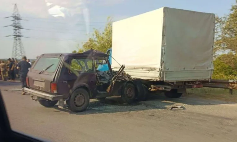 Серйозна ДТП у Кам'янському: постраждав водій Ниви