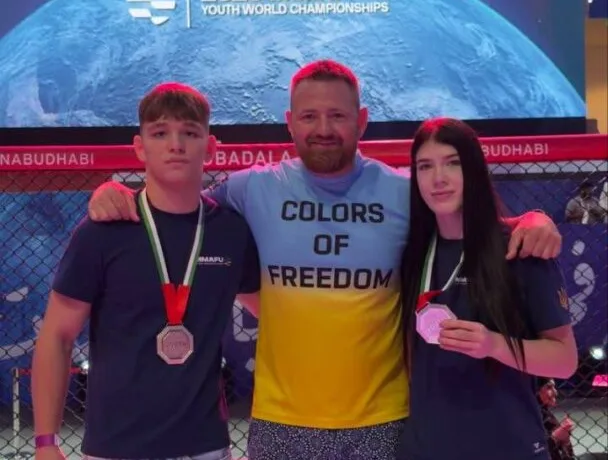 Спортсмени з Дніпра стали віцечемпіонами світу з ММА