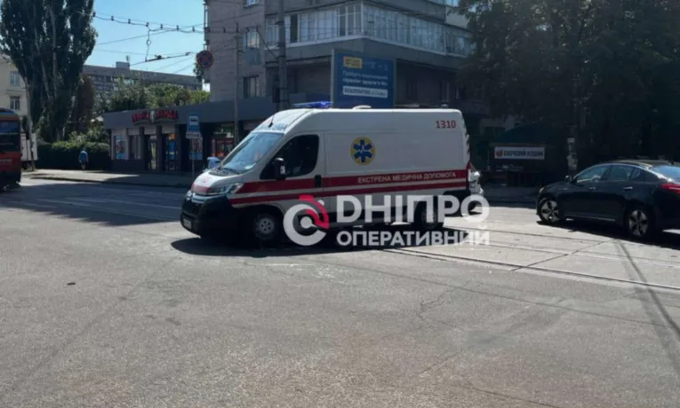 У Дніпрі на Писаржевського сталася ДТП зі швидкою