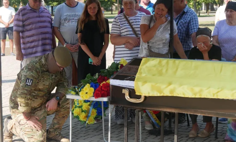 У Покрові попрощалися з полеглим воїном Сергієм Танасієнком