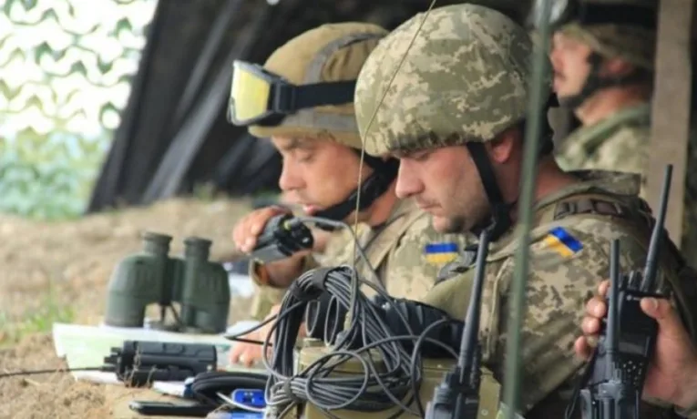 В Україні запровадили День військ зв’язку та кібербезпеки