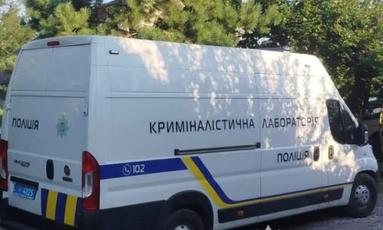 Вбивство у Кам'янському: жінка зарізала співмешканця
