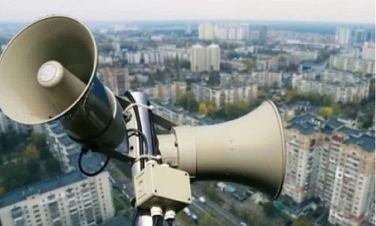 Як діяти під час повітряної тривоги: інструкція поліції