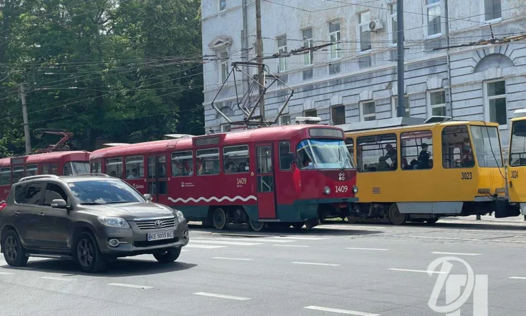 Як курсує громадський транспорт у Дніпрі 8 серпня