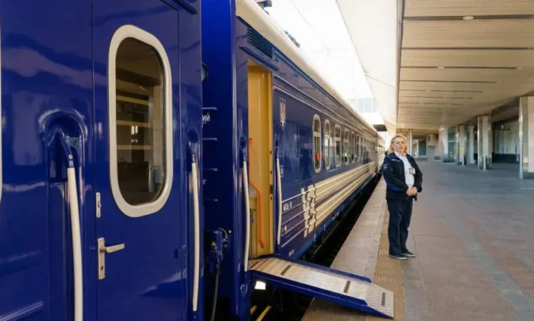 Затримки поїздів у Дніпрі: що відомо пасажирам