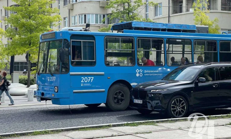 Зміни руху транспорту в Дніпрі 14 серпня: перекриття доріг