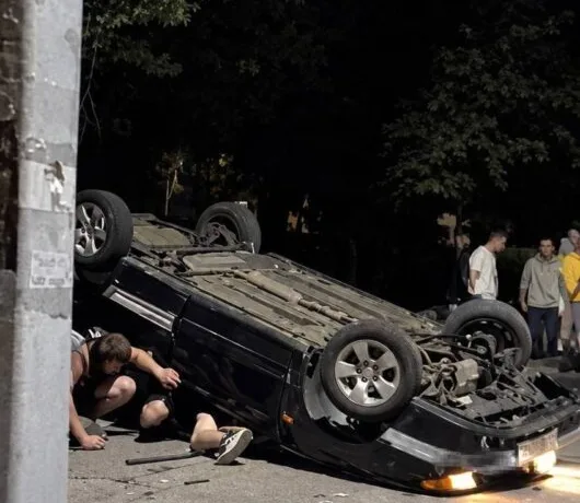 ДТП у Дніпрі: авто перекинулося та збило пішохода
