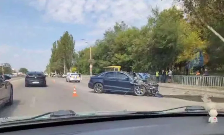 ДТП у Дніпрі: маршрутка потрапила у потрійну аварію