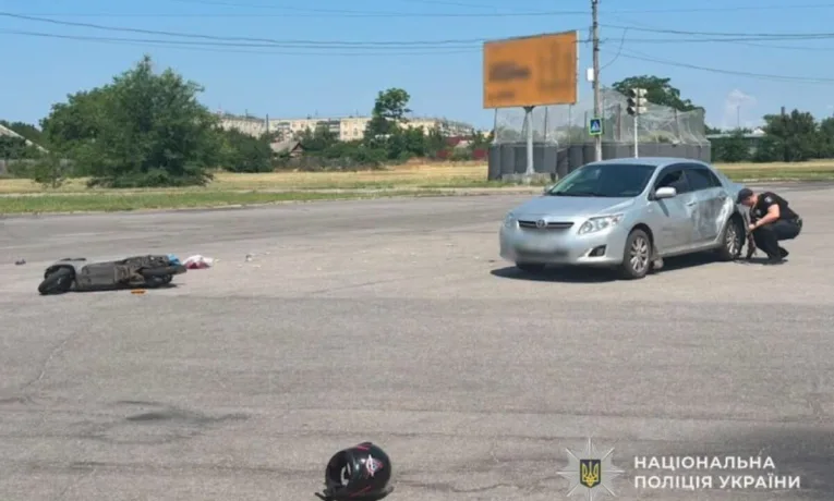 ДТП у Нікополі: водій авто травмував неповнолітню на мопеді