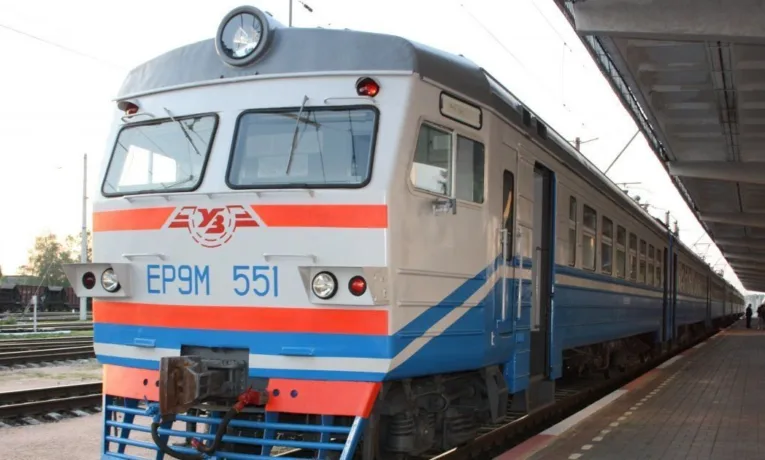 Електрички Дніпро-Самар: новий розклад