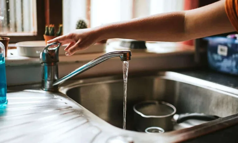 Масштабне відключення води у Дніпрі: хто залишиться без послуг
