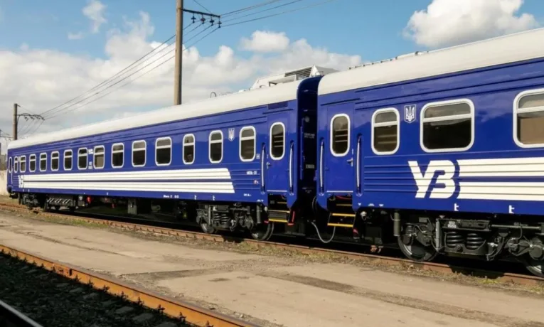 Масштабні затримки потягів у Дніпрі: список рейсів
