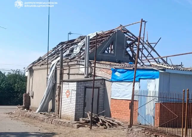 Наслідки ворожих атак на Дніпропетровщині: четверо поранених