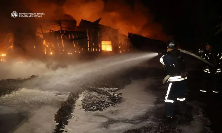 Нічна атака на Дніпро: наслідки ворожих ударів