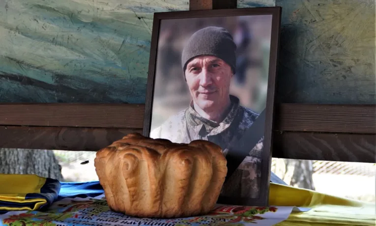 Нікополь попрощався із загиблим захисником Дмитром Єгоровим