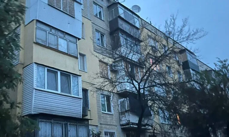 Обстріл Нікопольщини: ворог поранив місцевого жителя