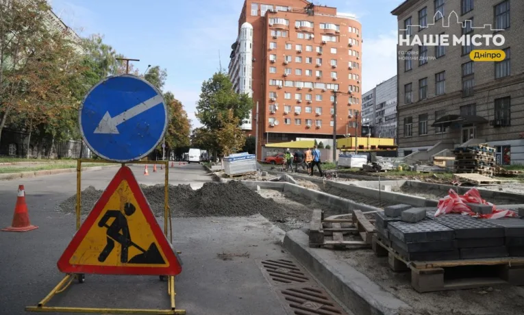 Ремонт на Князя Володимира Великого: нові тротуари та вело