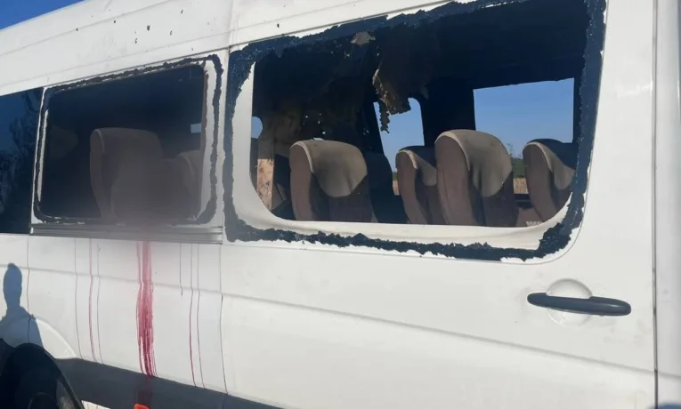 Трагедія на Нікопольщині: ворог атакував рейсовий автобус
