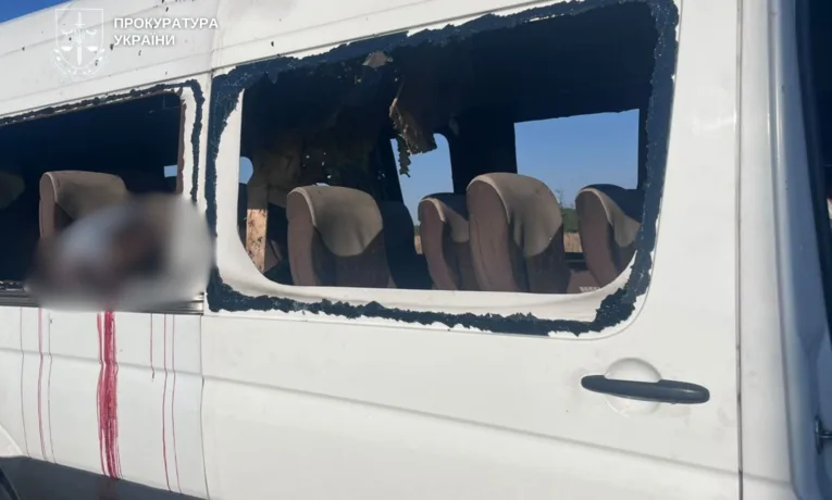 Трагедія на Нікопольщині: ворожий дрон атакував автобус