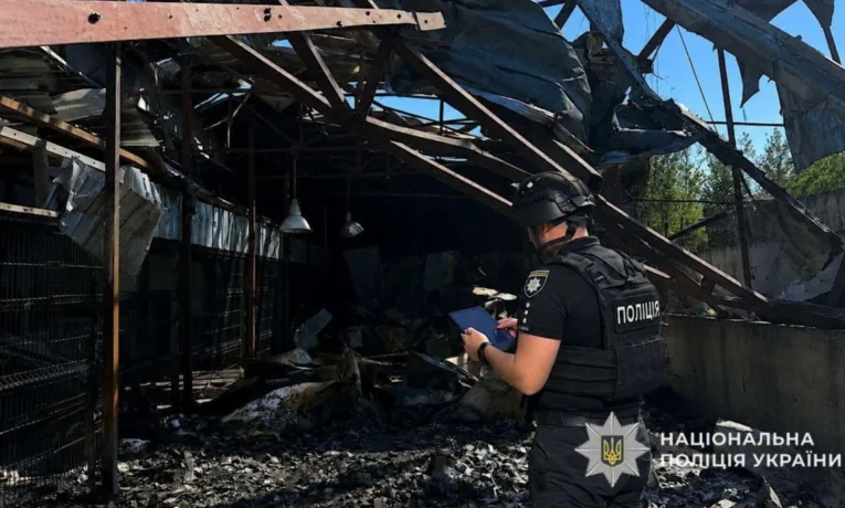 У Дніпрі ворожа атака знищила депо «Нової пошти»