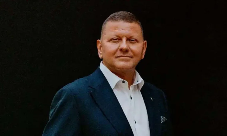 Валерій Залужний висміяв критиків своєї англійської мови