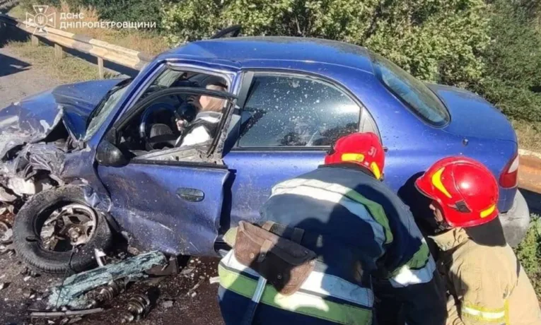 Жорстка ДТП у Самарі: троє постраждалих після зіткнення