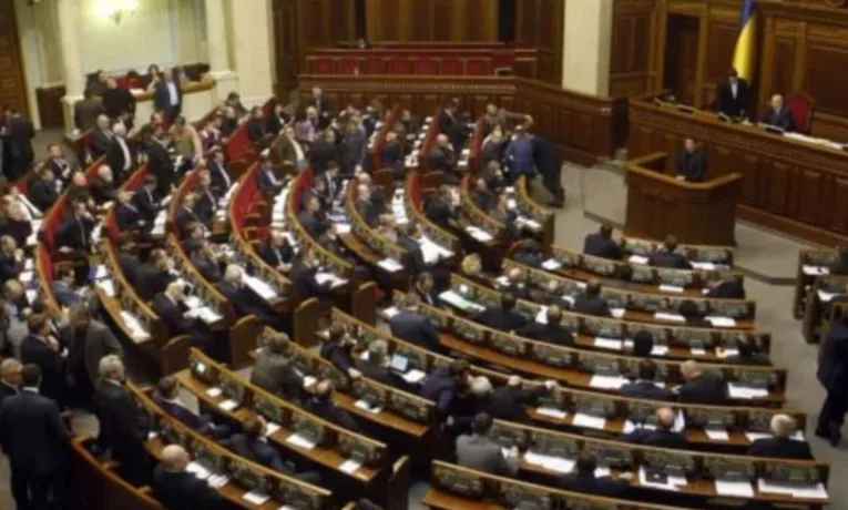 Чому уряд блокує кошти місцевих бюджетів: думка експерта