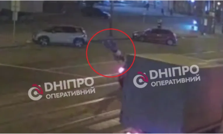 ДТП біля «Озерки» у Дніпрі: авто збило пішохода
