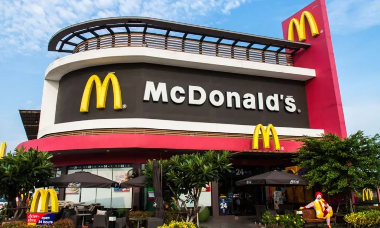McDonald's скорочує меню в Україні: причини та деталі