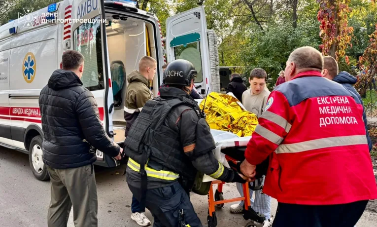 Наслідки ворожого удару по Павлограду: зросла кількість жертв